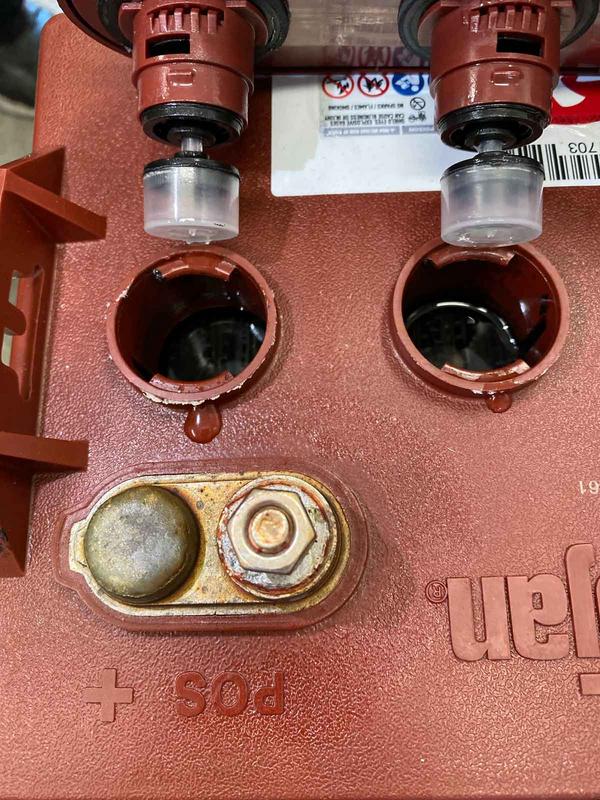 bly-syre-batteri Detaljefoto af bly-syre-batteri