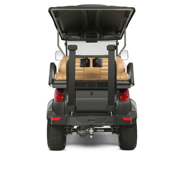 Rückansicht eines Golfcart Onward von Club Car als 4-Sitzer in der Lifted Version.