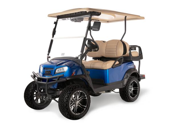 Onward golfvogn fra CLub Car som 4-personers i den løftede version.