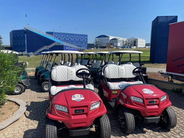 To af USA's holdvogne på Ryder Cup-banen i Rom.
