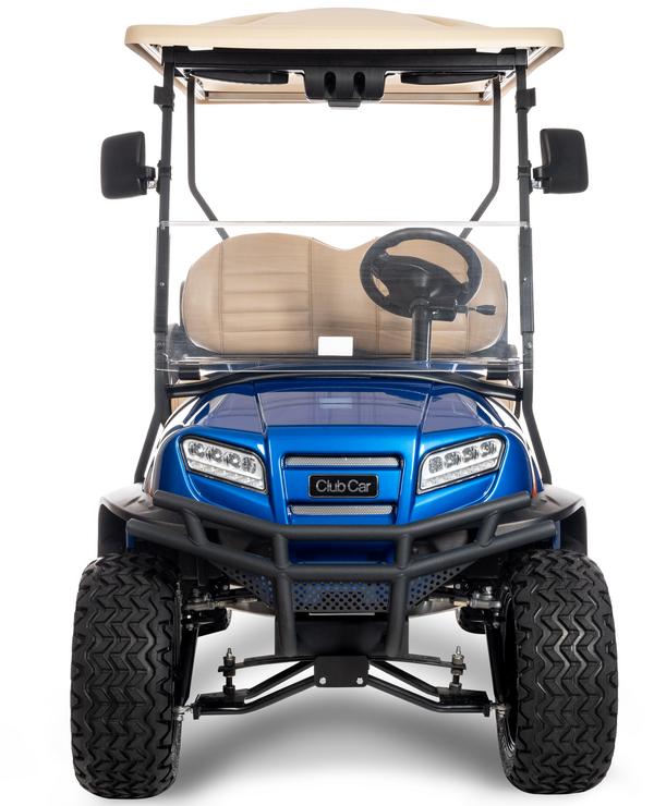 Frontbillede af en golfvogn Onward i Liftetd-versionen af Club Car.