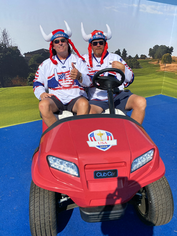 Amerikanske fans i USA's holdvogn ved Ryder Cup 2023 i Rom.