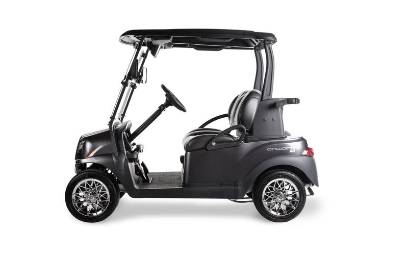 Seitansicht eines Onward Golfcarts von Club Car.